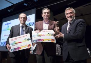 Aleix Prat and Manel Juan win the 9th Vanguardia Science Award